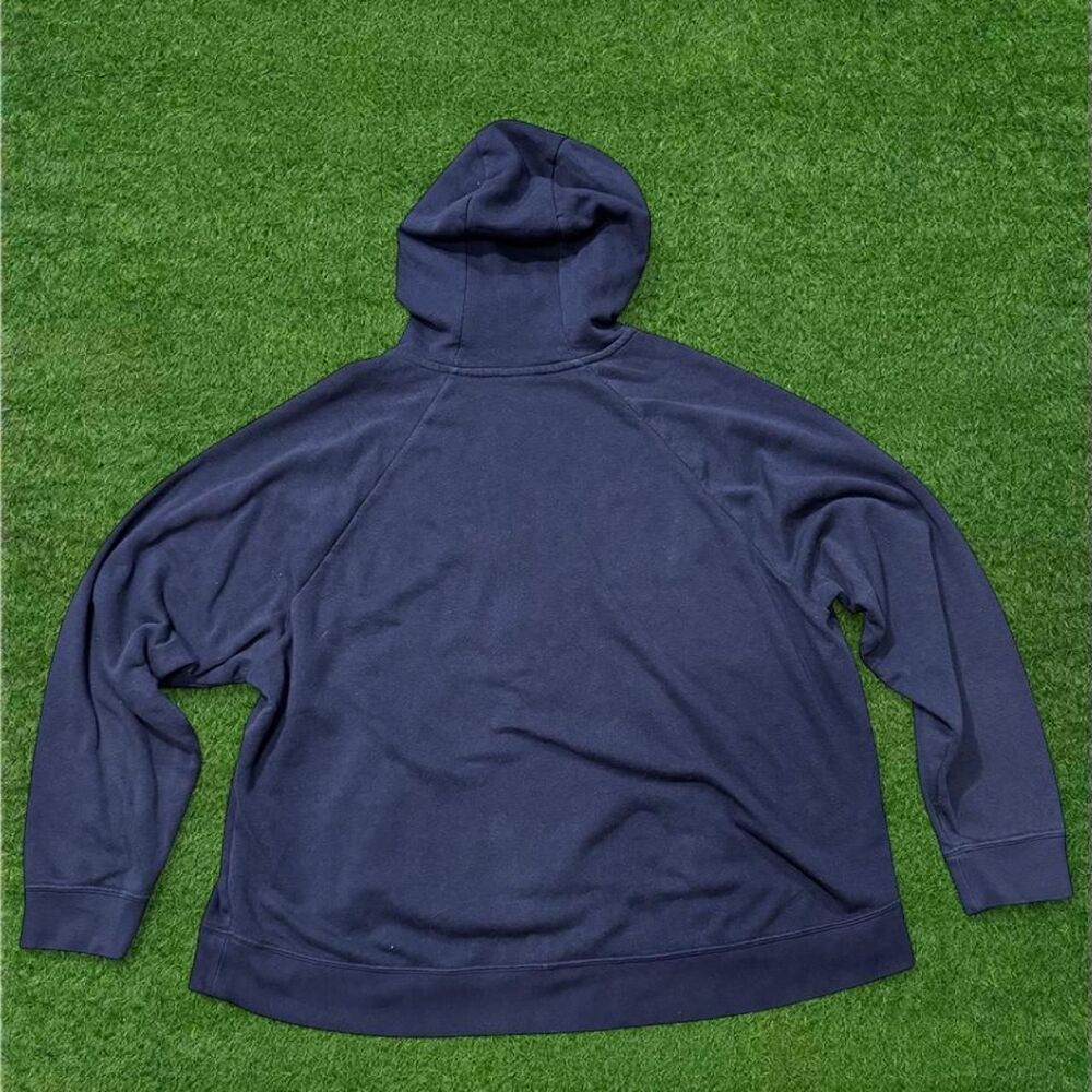 Nike Men's Navy and Blue Hoodie - Picture 2 of 3
